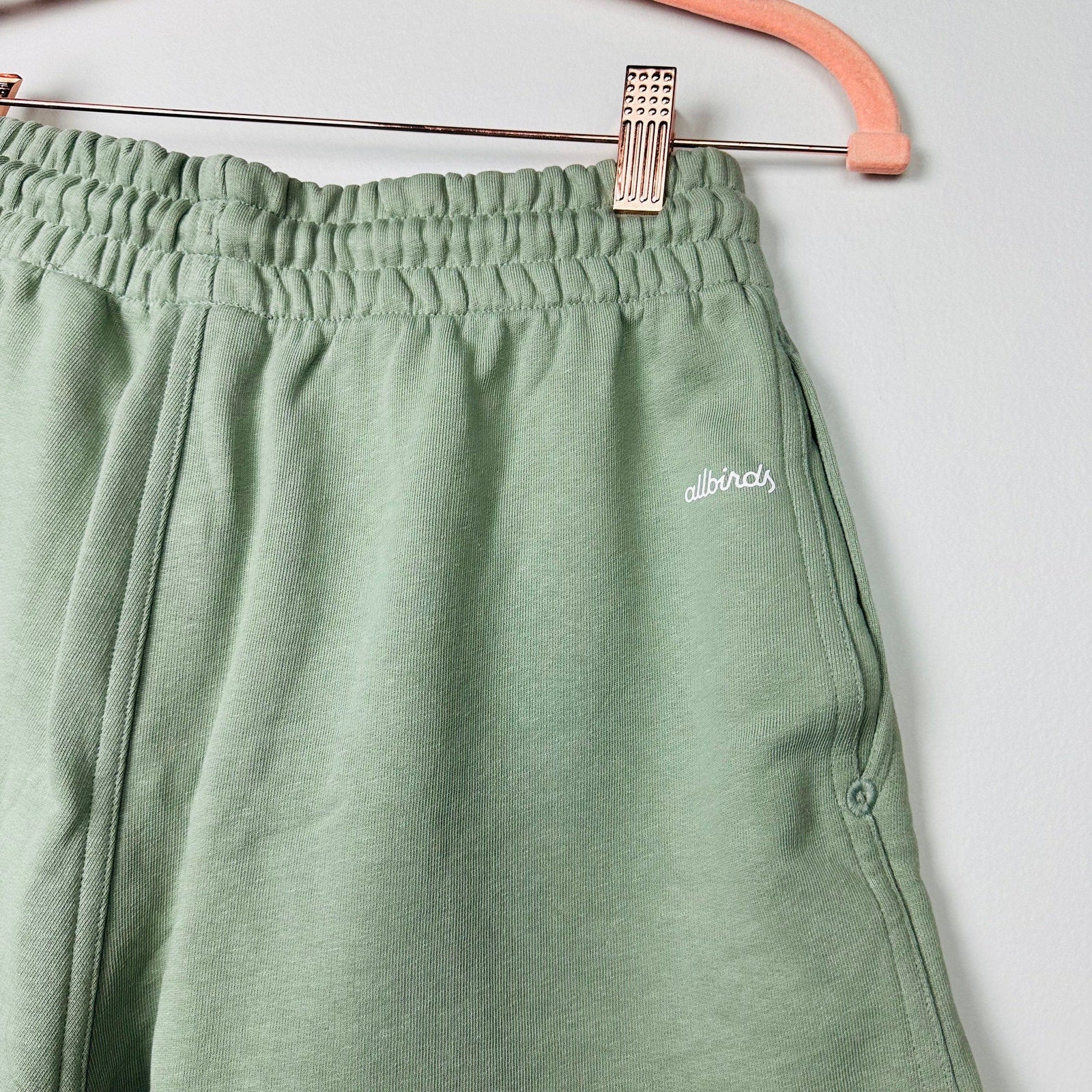 Allbirds NWT R&R Hazy Pine Green Sweat Shorts Drawstring Size Medium