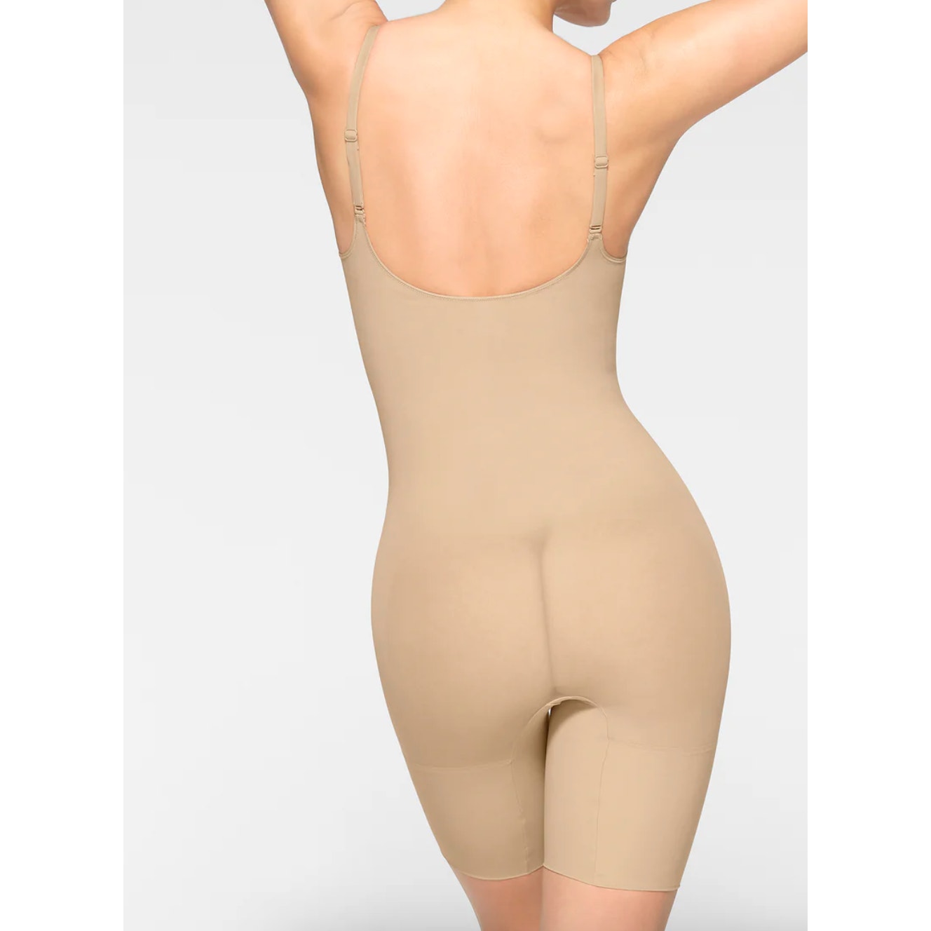 Skims NWT Clay Everyday Sculpt Mid Thigh Bodysuit Shapewear Size Small