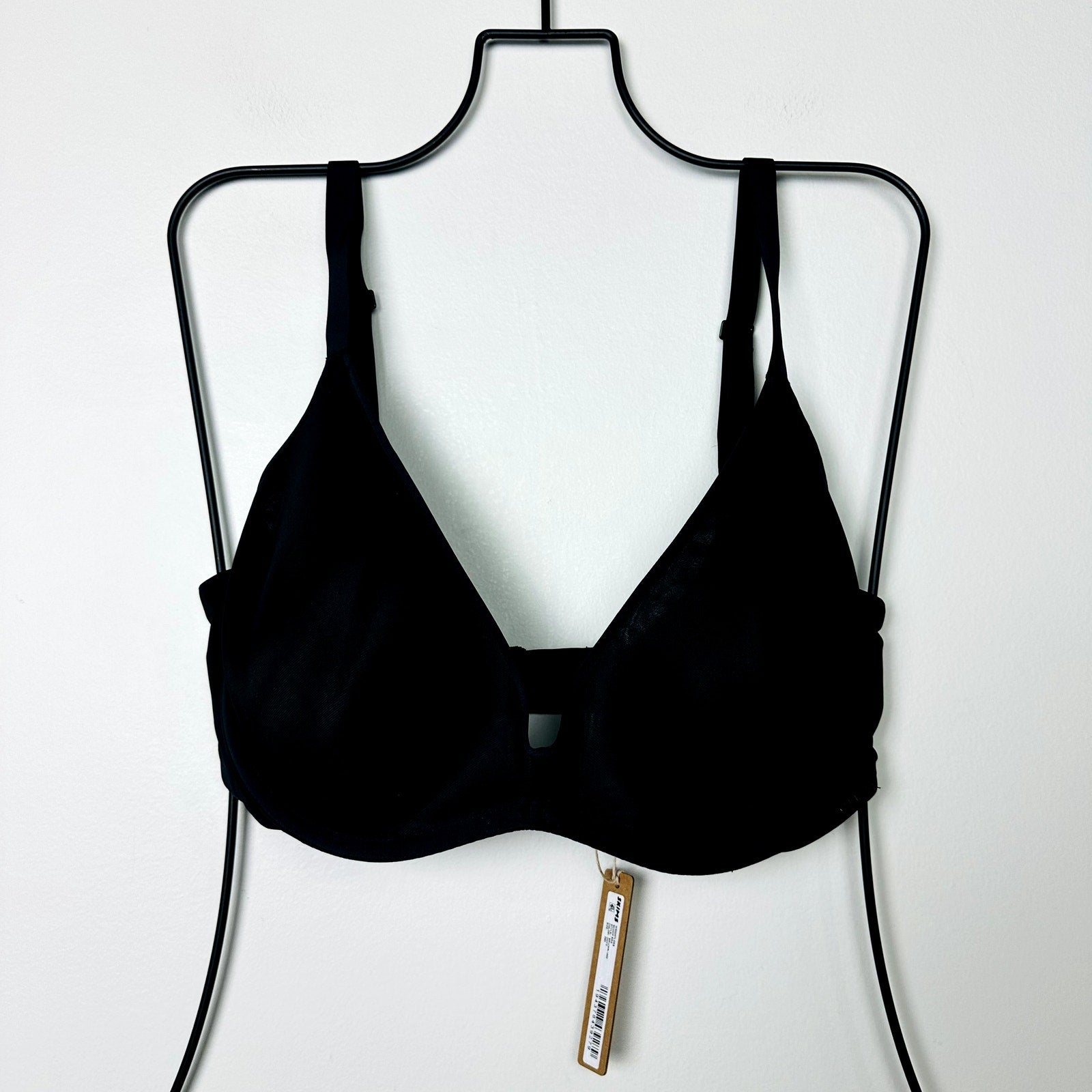 Skims NWT Onyx Seamless Weightless Scoop Bra Size 38D