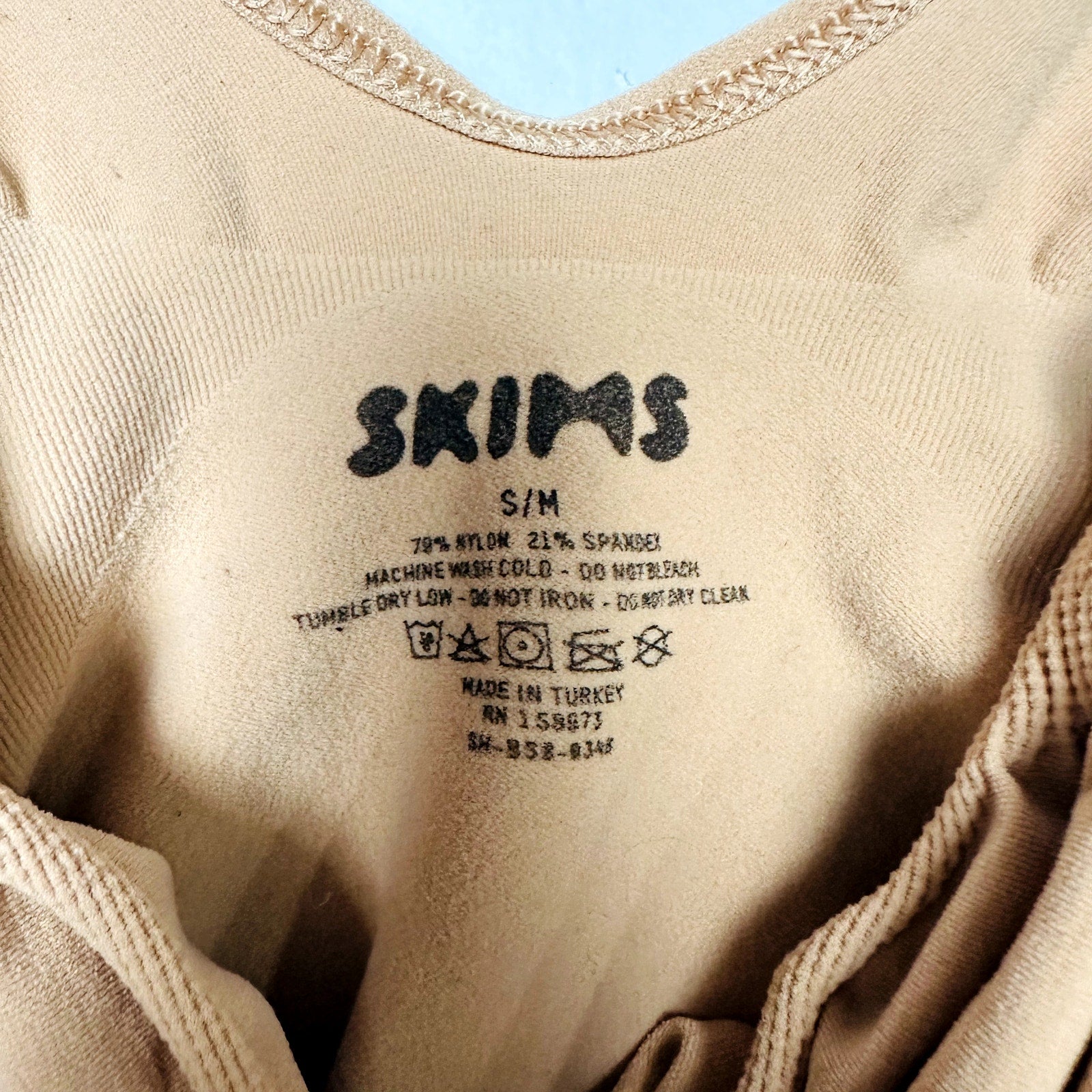 Skims NWOT Everyday Seamless Sculpting Brief Bodysuit in Ochre Size S/M