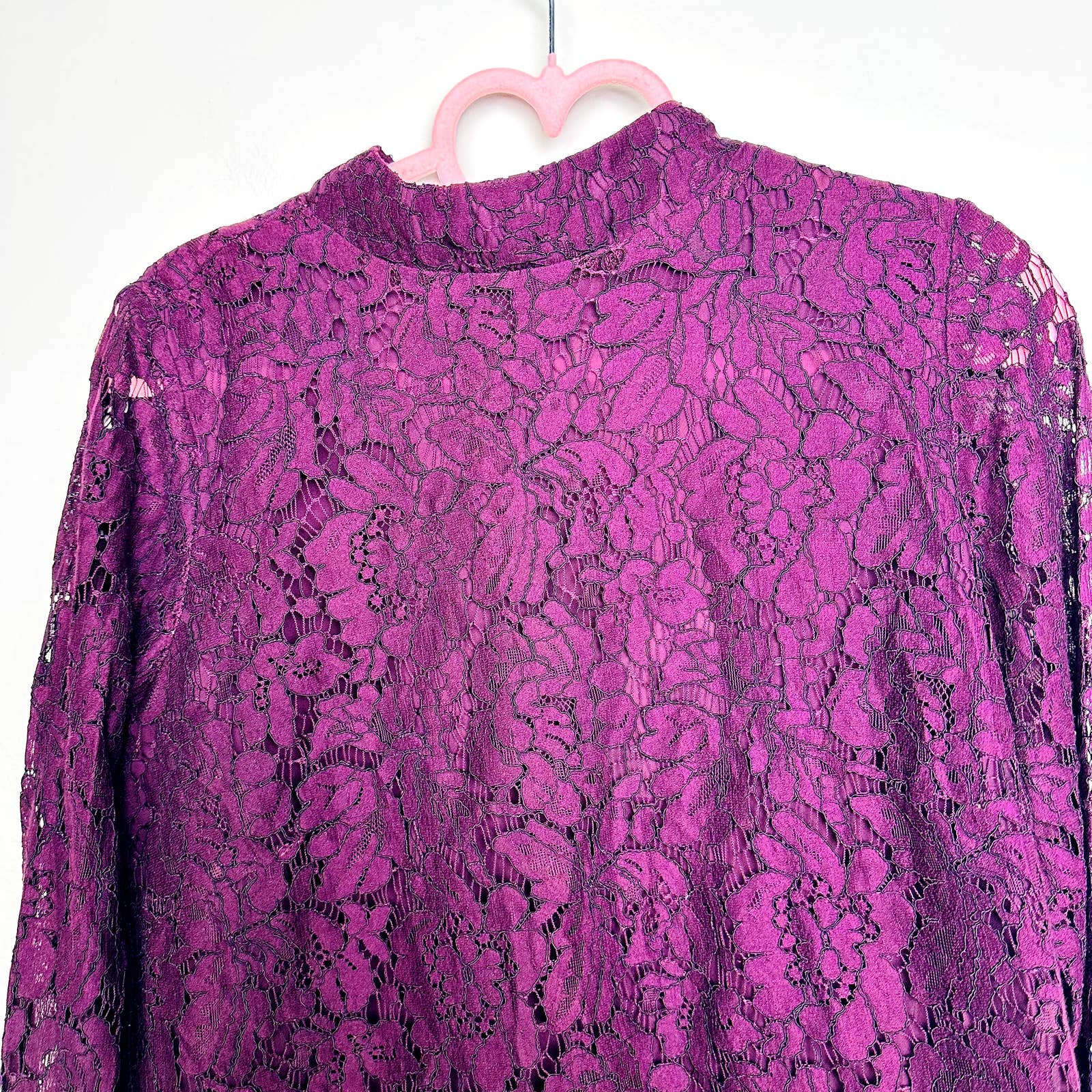 Chaser NWT Vintage Lace Scallop Long Sleeve Mock Turtle Crop Top Cabernet Medium